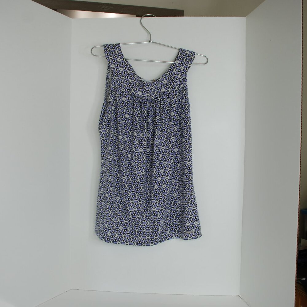 women's sleeveless top w/ purple and white floral pattern by Calvin Klein sz sm